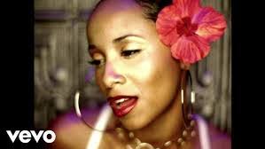 Lori Perri's Instagram, Twitter & Facebook