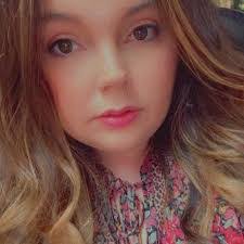 Raquel Miles's Instagram, Twitter & Facebook