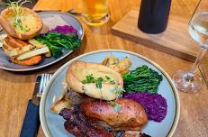 SUNDAY ROASTS