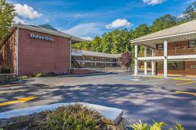 See room rates and availability. Days Inn By Wyndham Elmsford White Plains Elmsford Ny Hotels