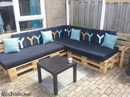 sofas com paletes no exteriormoveis de paletes salon de jardin palettes meuble jardin palette palette jardin