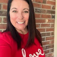 Crystal Kennon's Instagram, Twitter & Facebook