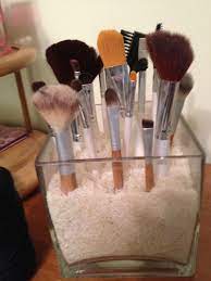 Diy Makeup Brush Holder I Put Rice But You Can Use Any Type Of Vase Filler Into A Vase So The Brus Diy Makeup Brush Holder Diy Photo Holder Diy Makeup