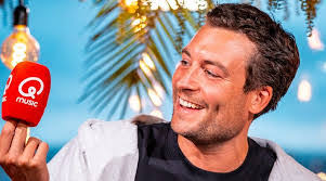 Eric Anthonissen's Instagram, Twitter & Facebook