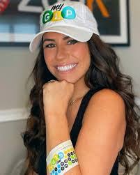 Lora Darby's Instagram, Twitter & Facebook