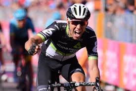 En uiteraard weer een ferme opsteker richting de spelen. Giro D Italia Stage 11 Omar Fraile Wins From Break Tom Dumoulin Keeps Lead Road Cc