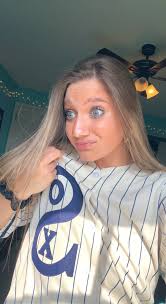 How many White Sox fans are in this group?