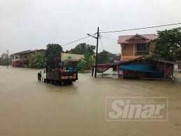 Mangsa banjir membabitkan lima daerah iaitu pasir mas, tanah merah, pasir puteh, kuala krai, machang dan jeli. Mangsa Banjir Di Kelantan Melebihi 8 000 Orang