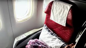 Hey there zach from tpg taking a look at the very first emirates triple seven 200 lr to have the new two business class and so this is the same product we saw back at the dubai airshow. 18h Business Class Qatar Airways 777 200lr Auckland Doha Youtube