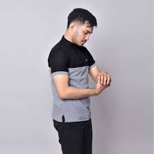 Bagian dalam kaos diobras dengan rapi. Baju Kaos Lengan Pendek Casual Pria Baju Pria Lengan Pendek Terbaru Agustus 2021 Harga Murah Kualitas Terjamin Blibli