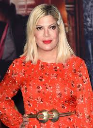 Tori spelling has certainly had her ups and downs since stepping into the spotlight on beverly hills, 90210 in the '90s. Tori Spelling Picture 123 90s And 90210 Fashion