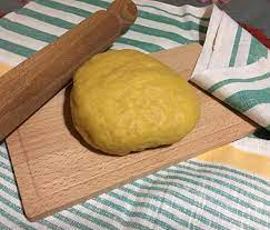 Lavate accuratamente i peperoni e tagliateli a listarelle. Pasta All Uovo Fatta In Casa Facilissima Una Pigra In Cucina
