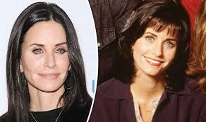 Courteney cox — arquette (nacida courteney bass cox el 15 de junio, 1964 ) es una actriz, modelo y productora de televisión estadounidense célebre por su participación en la serie de televisión friends. Courteney Cox Reveals What She Really Thinks About Her Time In Friends Tv Radio Showbiz Tv Express Co Uk