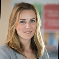 Laura Dewar's Instagram, Twitter & Facebook