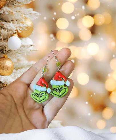 Making Christmas earrings with polymer clay
