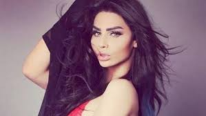 تكبير المؤخرة، ووتجميل الأنف، بالإضافة إلى تغييرات جمالية في الحاجبين، والمكياج والشعر أيضا. Ø´Ø§Ù‡Ø¯ ØµÙˆØ±Ø© Ø´Ø¨ÙŠÙ‡ Ù‡ÙŠÙØ§Ø¡ ÙˆÙ‡Ø¨ÙŠ Ù‚Ø¨Ù„ Ø§Ù„ØªØ­ÙˆÙ„ Ø§Ù„Ø¬Ù†Ø³ÙŠ Ø£Ù‡Ù„ Ù…ØµØ±