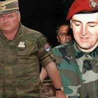 Radovan karadžić rođen je u selu petnjica u crnoj gori. Detalji O Odnosu Mladica I Karadzica Pomirili Se U Hagu Ratka Nagovarali Da Izvrsi Vojni Puc Njegov Odgovor Sve Sledio Video Najnovije Vesti Srbija Danas