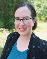 Laura Peters's Instagram, Twitter & Facebook