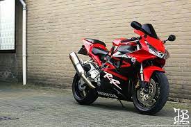 I have taken a very rough, weather beaten cbr 954 and with a lot of elbow grease, a few cans of spray paint, and a lot of time, will. Cbr 954 Honda Bikes Honda Cbr Honda Fireblade