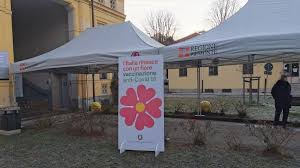 I cittadini estremamente vulnerabili hanno la possibilità di prenotare la vaccinazione anche per i propri conviventi e possono decidere se prenotare per se. Il Vax Day In Piemonte Regione Piemonte Piemonteinforma Regione Piemonte