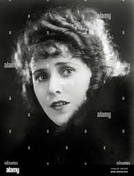 Ruth roland Banque de photographies et d'images à haute résolution