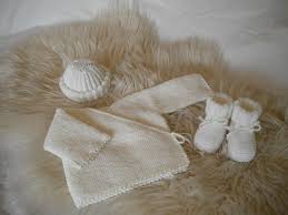 Détails de la boutonnière : Ensemble Brassiere Uni Blanc Tricote Main En 100 Laine Merinos