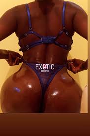 Lidia escort & executive business or travel companion in Africa.