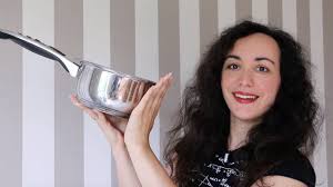 Florence porcel est auteure, journaliste, comédienne, blogueuse et spécialiste des sciences de l'univers et de l'exploration spatiale. Patrick Poivre D Arvor Accuse De Viols Qui Est Florence Porcel Qui A Depose Plainte Voici