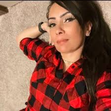 Veronica Michelle (@closetnurd)