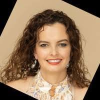 Anna Solorzano's Instagram, Twitter & Facebook