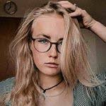 Lelia Lambert's Instagram, Twitter & Facebook