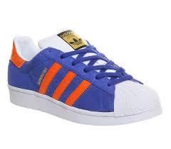 Dieser schuh ist optimal kombinierbar und wird sich leicht in deine garderobe einfügen. Adidas Superstar 1 Bold Blue Orange East River Rivalry Sneaker Herren