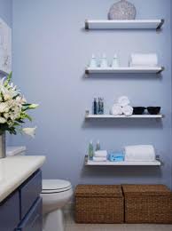 Decorations can easily become clutter in such a limited space. 17 Clever Ideas For Small Baths Diy