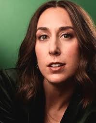 Annie Storm's Instagram, Twitter & Facebook