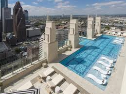 Une Piscine Suspendue Dans Le Vide Tva Nouvelles