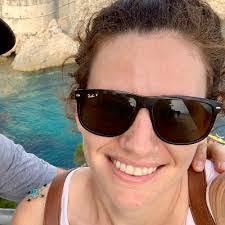 Isabel Brooks's Instagram, Twitter & Facebook