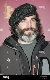 DANIEL DAY-LEWIS BERLIN FILM FESTIVAL 2005 BERLIN GERMANY 14 February 2005  Stock Photo