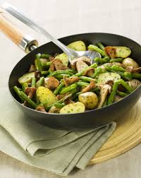 Poelee De Champignons Forestiers Petites Pommes De Terre Et Haricots Verts Recette Haricot Vert Recette Haricot Haricot