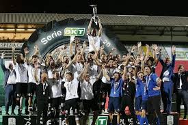 Nuova cosenza, ascoli, pescara, pisa, frosinone, reggiana, cremonese, empoli, vicenza , cittadella, virtus entella, ac monza, brescia, pordenone, venezia, reggina, lecce. Hasil Liga Italia Serie B Dengan