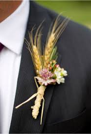 White bouquets complement any wedding dress, and never draw attention away from the bride herself. Pin By The Blessed Bluebonnet On Barn Wedding Wheat Wedding Fall Flower Wedding Bouquets Ukrainian Wedding
