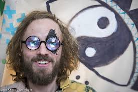 Needle Points: Positive Vibrations.