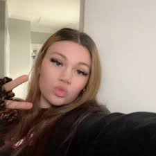 Claire Field❤️👏 (@clairefielddd)