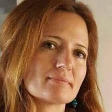 Eva Bustos's Instagram, Twitter & Facebook