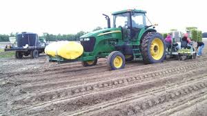 The plant must optimize the opening and closing of the pores because when they are open it carries out photosynthesis, but at the same time it loses water. Setting Tobacco Tractors Farm Vehicles