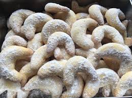 Vanillekipferl Ohne Nusse Oder Mandeln Von Zombiekeks Chefkoch Rezept Vanillekipferl Vanillekipferl Rezept Vanillekipferl Rezept Einfach