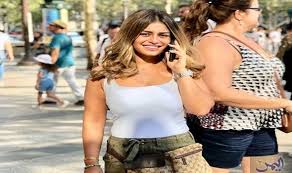 بدأت منة شلبي مشوارها الفني من خلال فيلم الساحر، الذي أطلت فيه بقوام ممتلئ ولكن مع مرور السنين بدأت الفنانة الشابة تفقد وزنها الزائد، إلى الحد الذي دفع البعض حالياً لمناداتها بمحاولة زيادة وزنها قليلاً لأن نحافتها أصبحت مفرطة. Ø§Ù„ÙÙ†Ø§Ù†Ø© Ù…Ù†Ø© ÙØ¶Ø§Ù„ÙŠ ØªÙ‚Ø¶ÙŠ Ø¹Ø·Ù„ØªÙ‡Ø§ Ø§Ù„ØµÙŠÙÙŠØ© ÙÙŠ ÙØ±Ù†Ø³Ø§ Ø§Ù„ÙŠÙ…Ù† Ø§Ù„ÙŠÙˆÙ…
