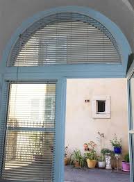 Store Venitien Pour Fenetre Cintree Store Fenetre Fenetres Cintrees Rideau Fenetre