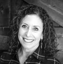 Claudia Shah's Instagram, Twitter & Facebook