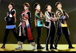 arashi おしゃれまとめの人気アイデア pinterest ヴァレリア 嵐 コンサート are you happy 嵐 嵐 衣装