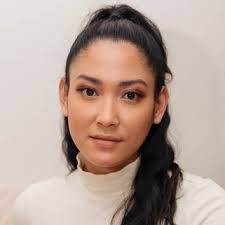 Better to apply mascara before and after using the curler. Lash Curler Beauty Photos Trends News Allure